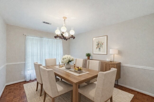 Building Photo - 8303 Edgemoor Dr