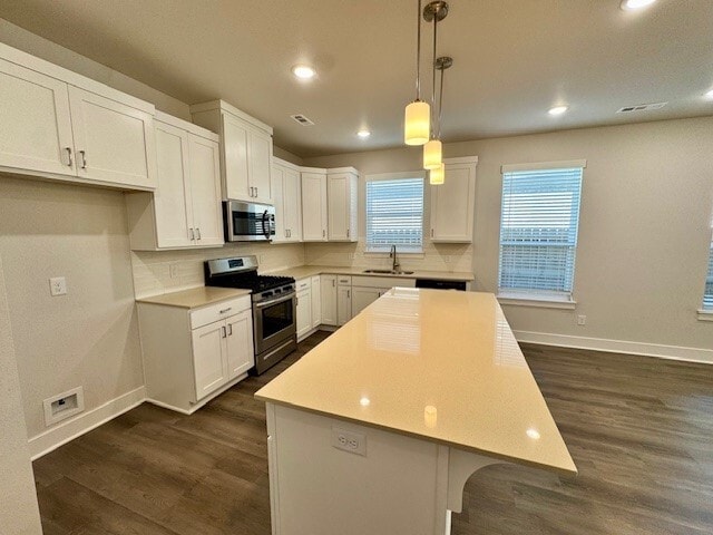 Building Photo - 3909 SW Pecan Cir