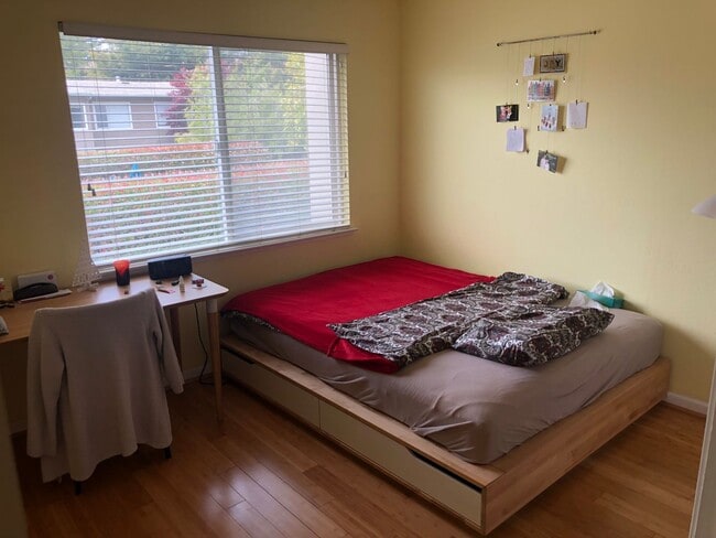 Building Photo - 3 Bed/ 2 Bathroom House in Santa Cruz
