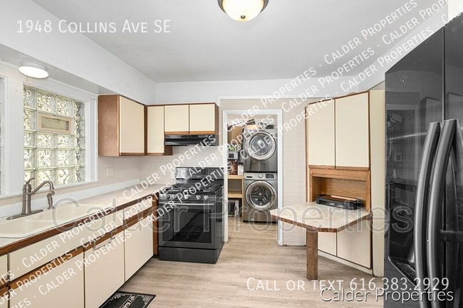 Building Photo - 1948 Collins Ave SE