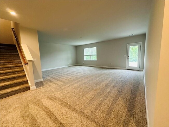 Building Photo - 4800 Sierra Creek Dr NE