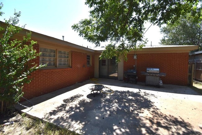 Building Photo - 2802 54th St