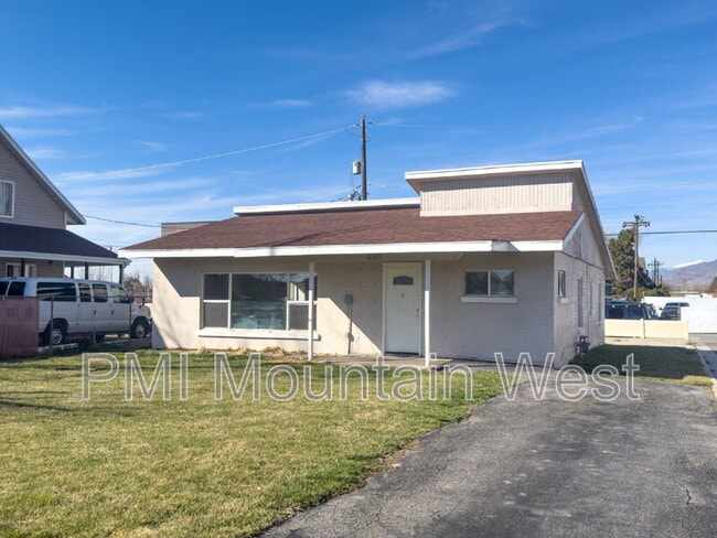 Building Photo - 450 W 200 N