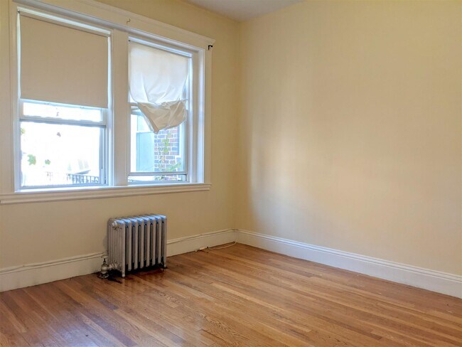 Building Photo - 8 Mellen St
