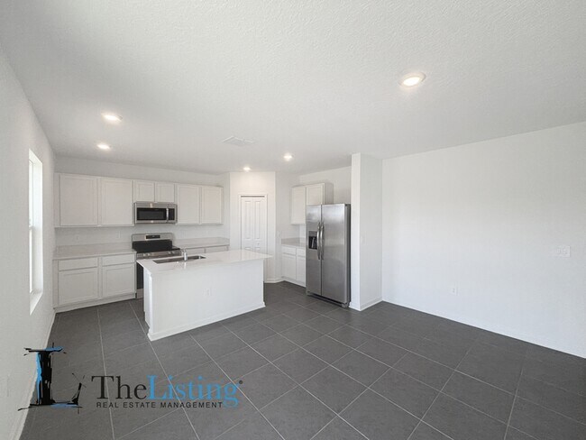 Building Photo - 4810 Katrina Dr