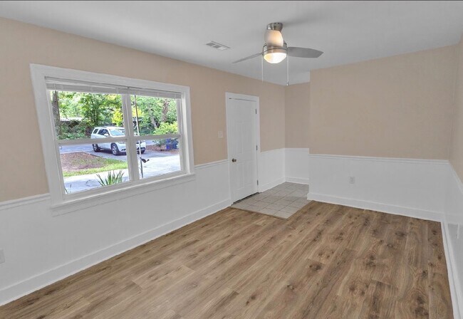 Building Photo - 1544 Orange Grove Rd