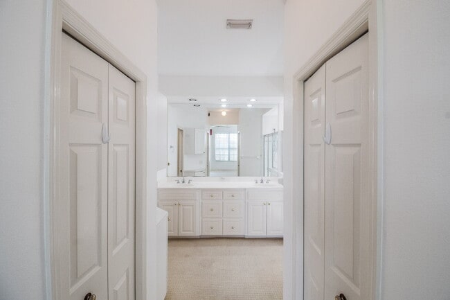 Building Photo - Gated Grasslands Community - 3/2 with a Balcony