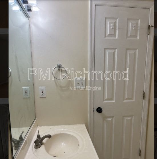 Building Photo - 33 Fairwood Dr