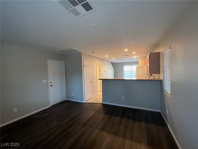 Building Photo - 6462 Abbey Door Ct