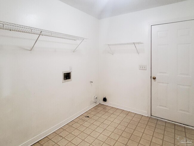 Building Photo - 412 Bay Oaks Dr