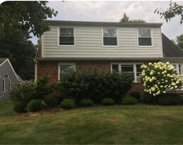 Building Photo - 67 Princeton Pl