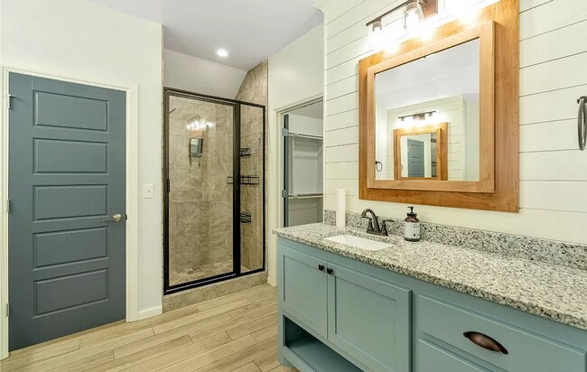 Building Photo - Stunning 3BD/2.5BTH Home in Mustang