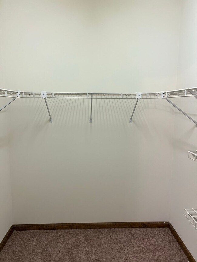 Building Photo - 120 Double Eagle Dr