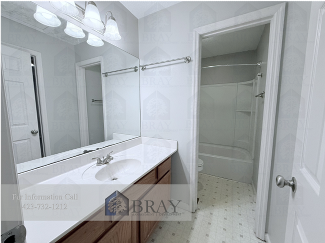 Building Photo - Charming 2-Bedroom Home on a Wooded Lot wi...