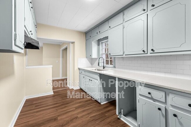 Building Photo - 1619 31st St Ensley