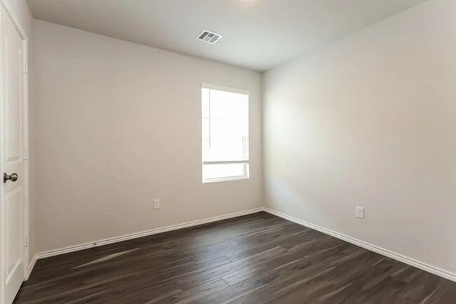 Building Photo - 1805 Crimson Lake Blvd