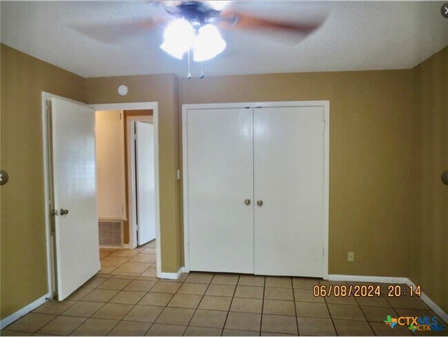 Building Photo - 205 Avalon Dr