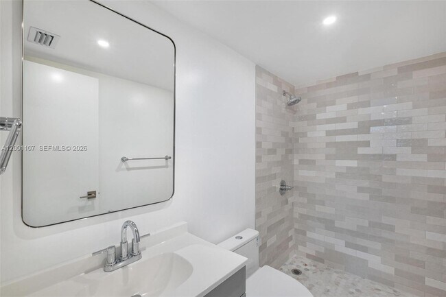Building Photo - 3582 NE 171 St
