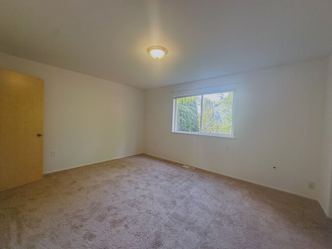 Building Photo - Beautiful 4-Bedroom 3-Bath Home in Marysvi...