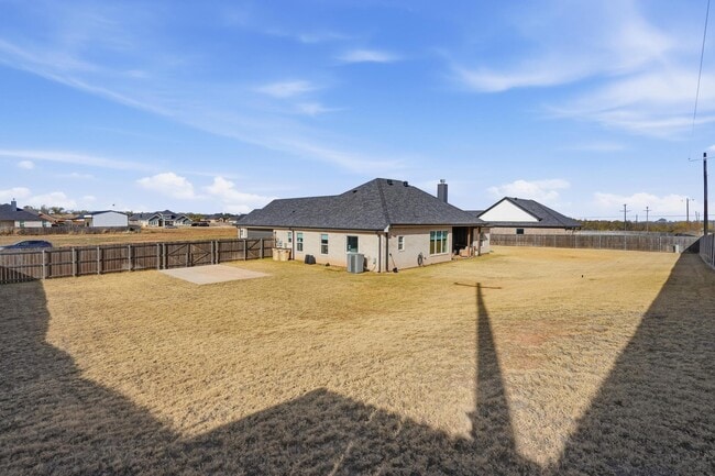 Building Photo - 143 Boeing Ln