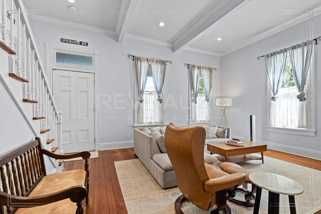 Building Photo - Beautiful Victorian Home in the Heart of S...