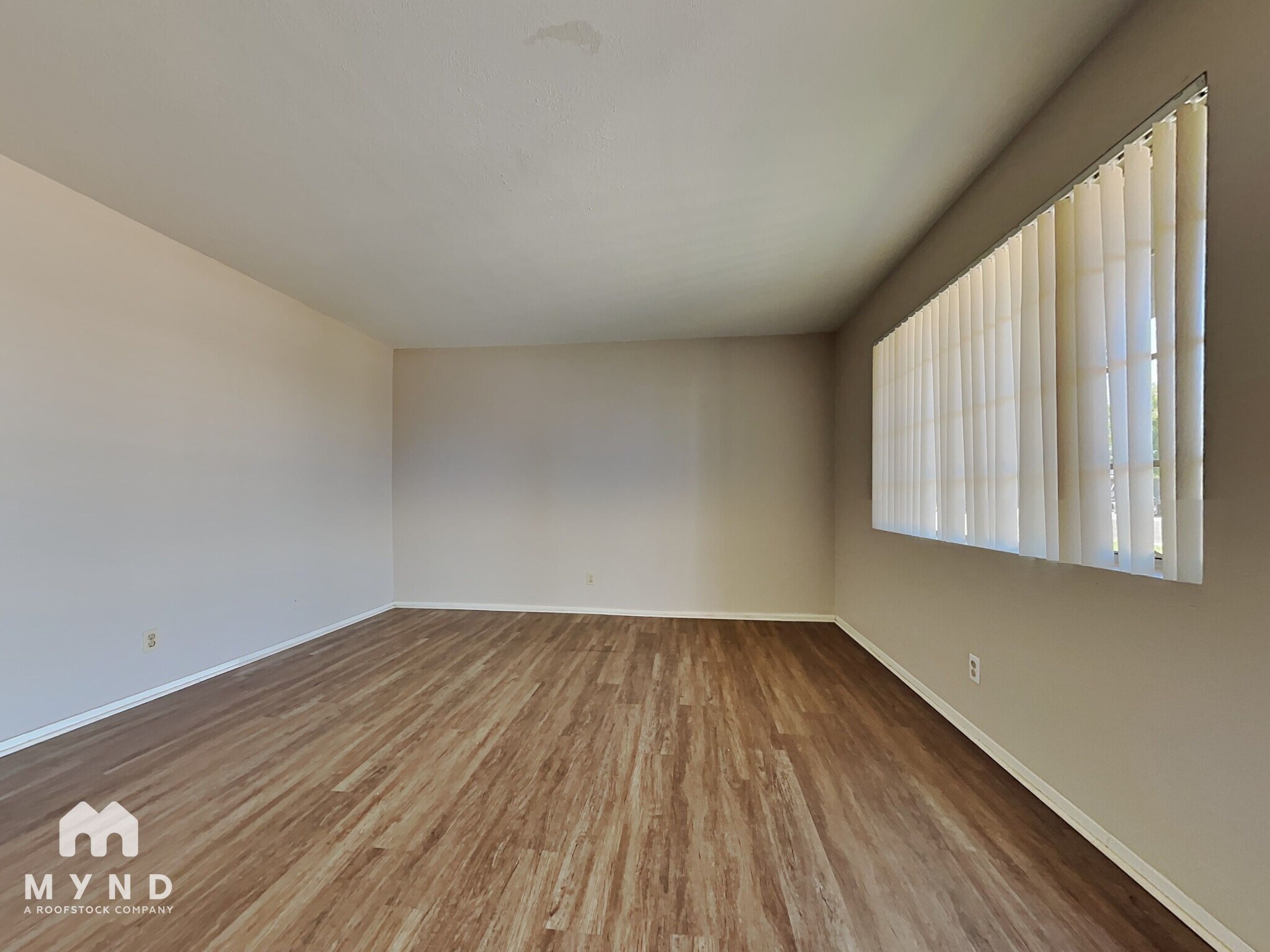 Building Photo - 3117 W Aster Dr