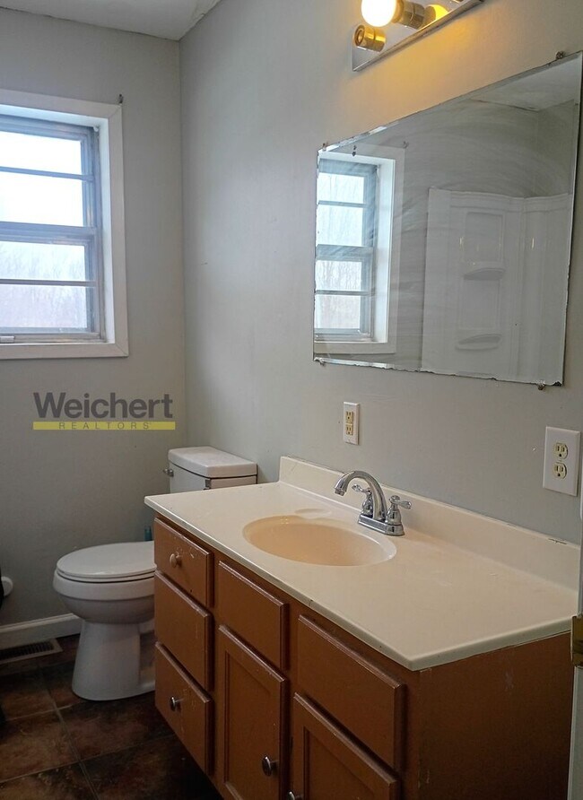 Building Photo - 3 Bed / 2 Bath Home in a Great Location