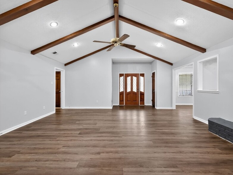 Building Photo - 18270 Stillwood Ln