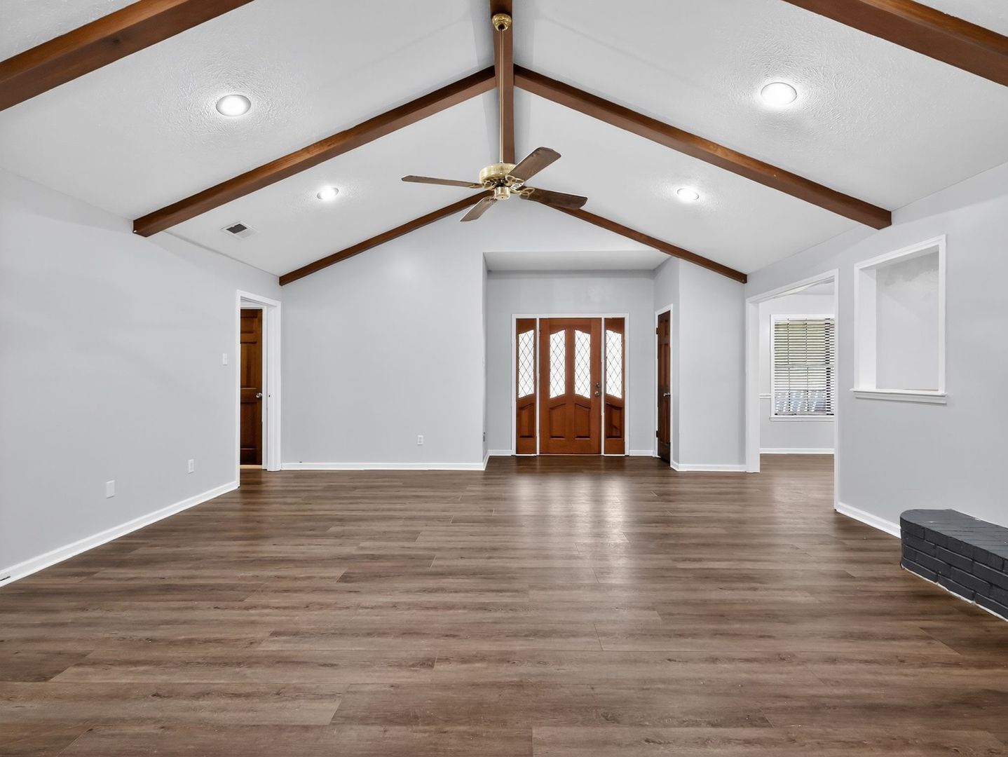 Building Photo - 18270 Stillwood Ln