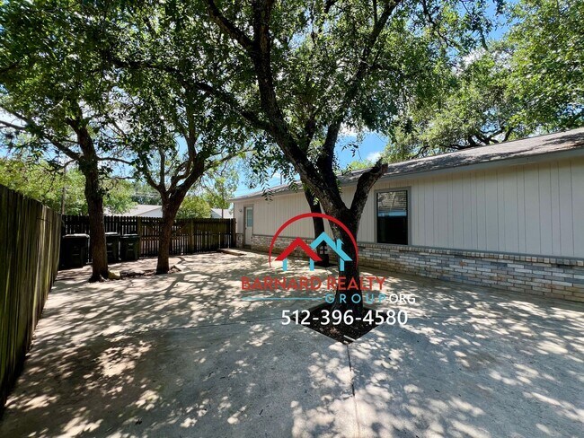 Building Photo - Newly Remodeled 3 Bedroom, 1.5 Bath