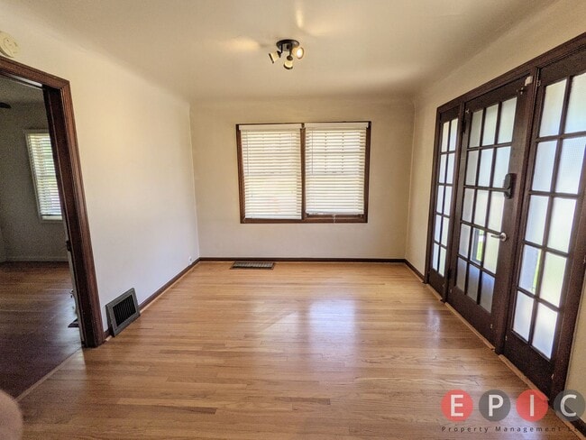 Building Photo - 237