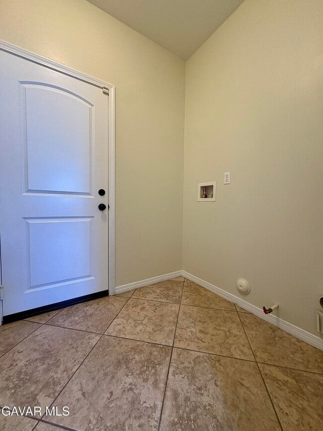 Building Photo - 5730 Paddington Dr