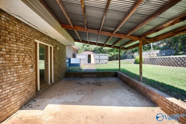 Building Photo - 8002 Greenwillow Ct SE