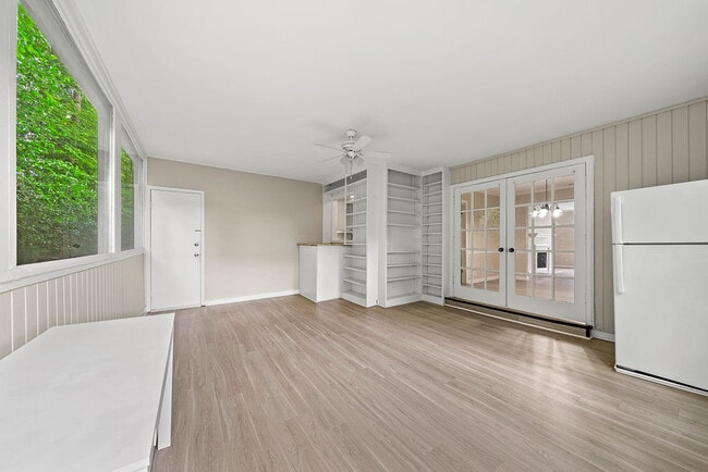 Building Photo - 103 La Rue Pl NW