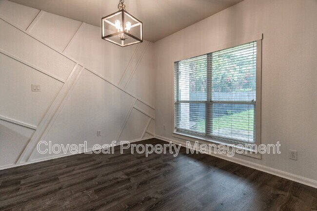 Building Photo - 123 Impala Cir