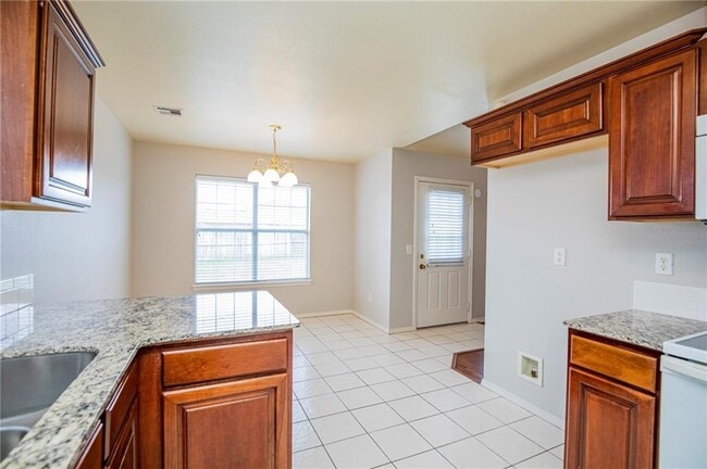 Building Photo - 1604 SW Thorton St