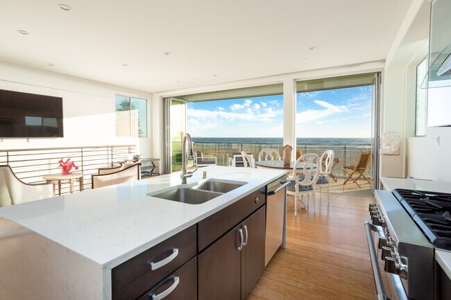 Building Photo - 6985 Trolleyway