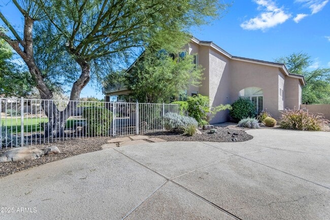 Building Photo - 4302 E Mossman Rd