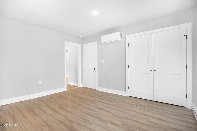 Building Photo - 103 E High St