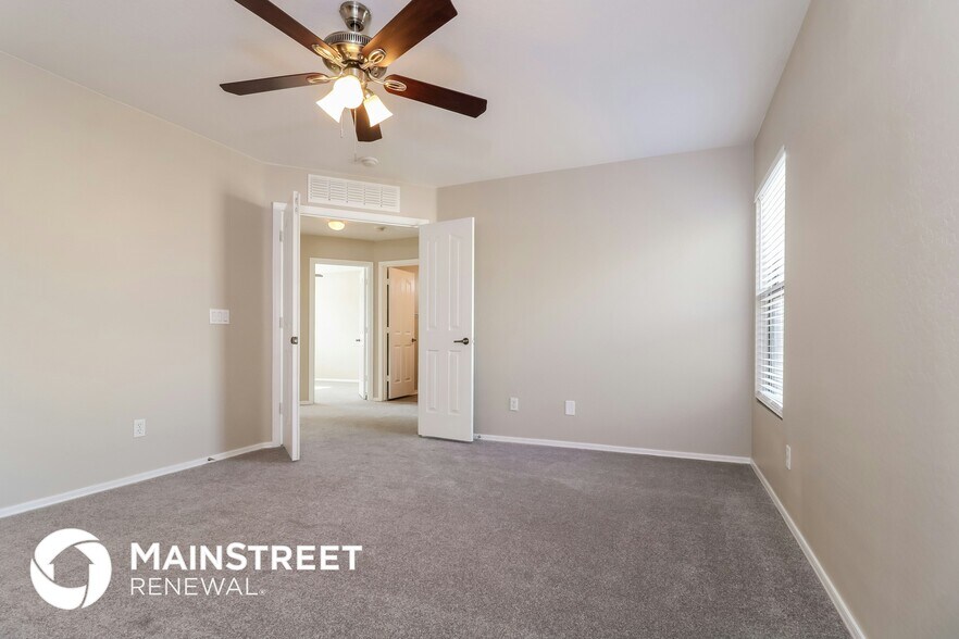 Building Photo - 12814 W Pershing St