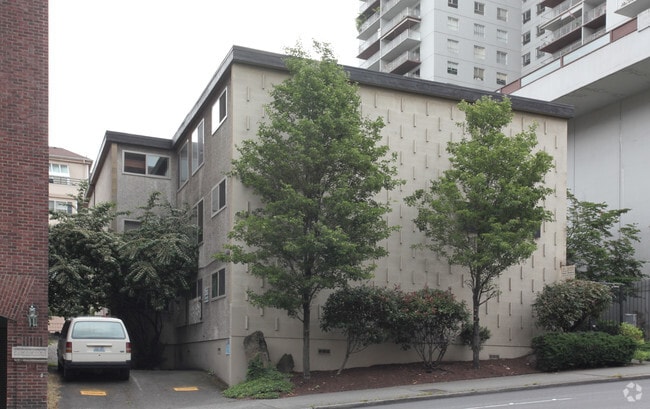 Building Photo - Debonair
