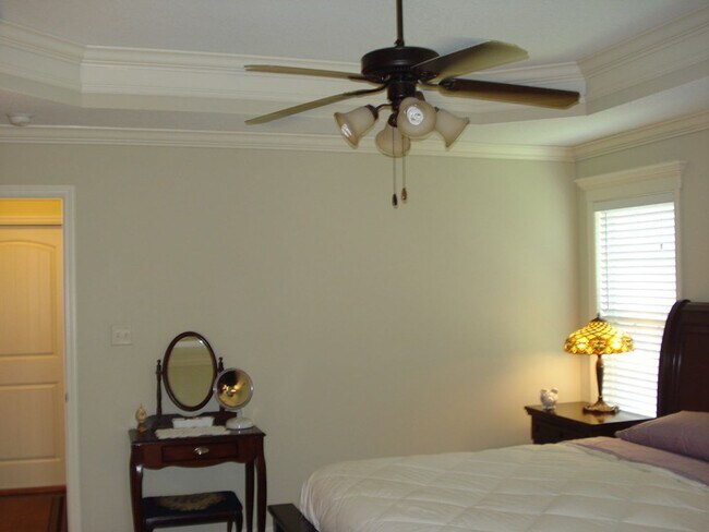 Building Photo - 4097 Silver Glenn