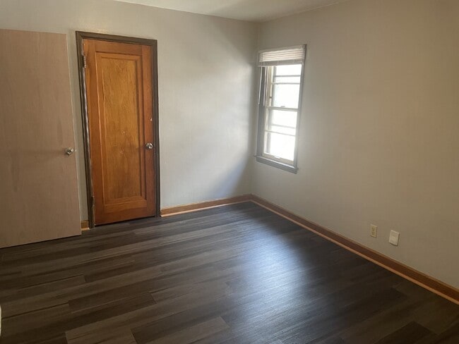 Building Photo - Cozy Lower Duplex with 2 Bedrooms and 1 Bathroom