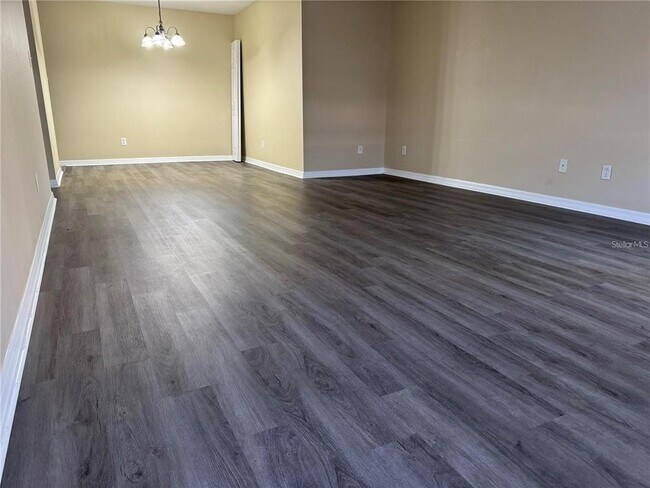 Building Photo - 4818 Tangerine Ave