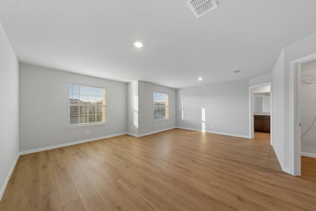 Building Photo - Spacious 3-Bed Townhome with Garage & Fenced Yard in New Braunfels – 1,920 Sq Ft!