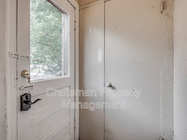Building Photo - 2301 N Florida Ave