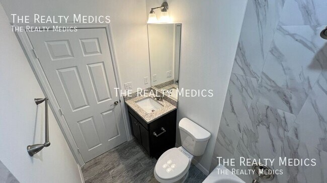 Building Photo - 1651 Welland St SE