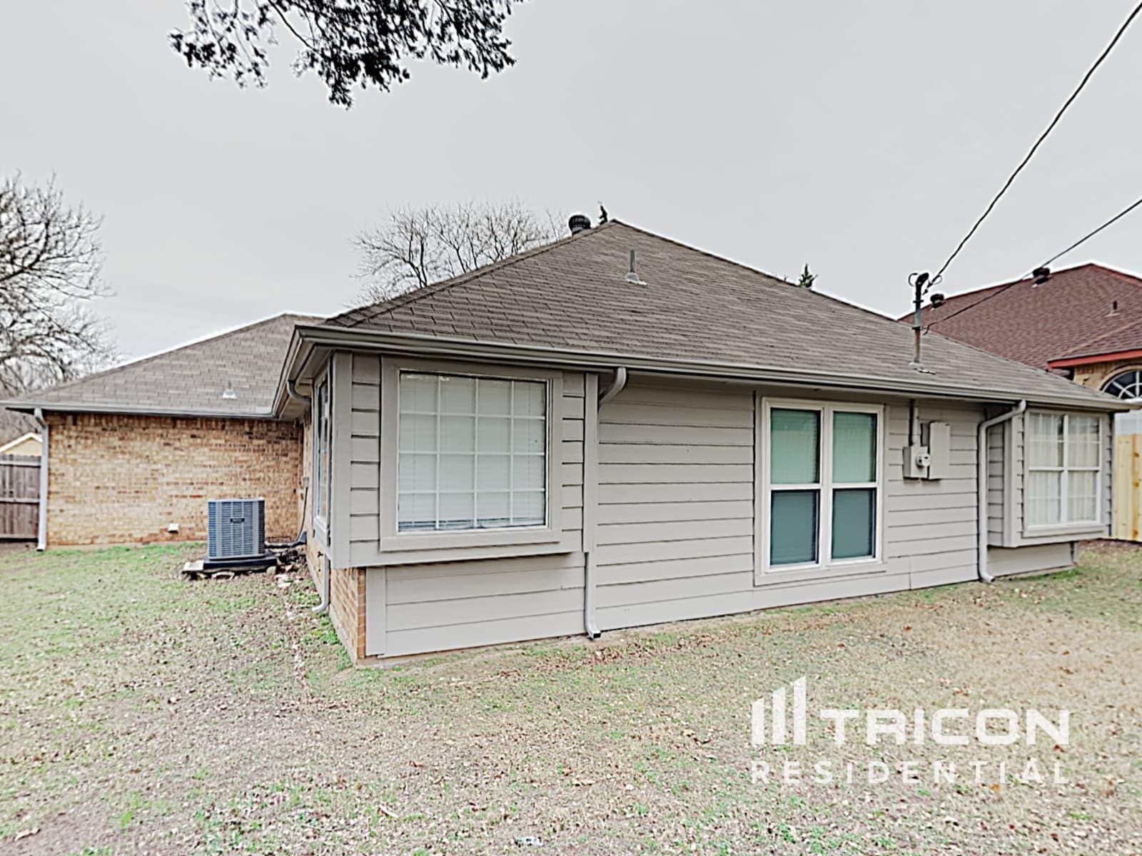 Building Photo - 805 Clover Hill Ln