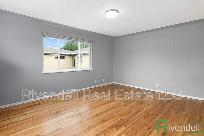 Building Photo - 1320 Winona Ct