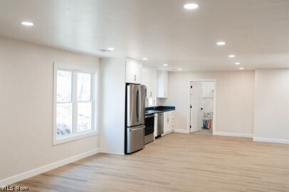 Building Photo - 7071 Township Rd 466